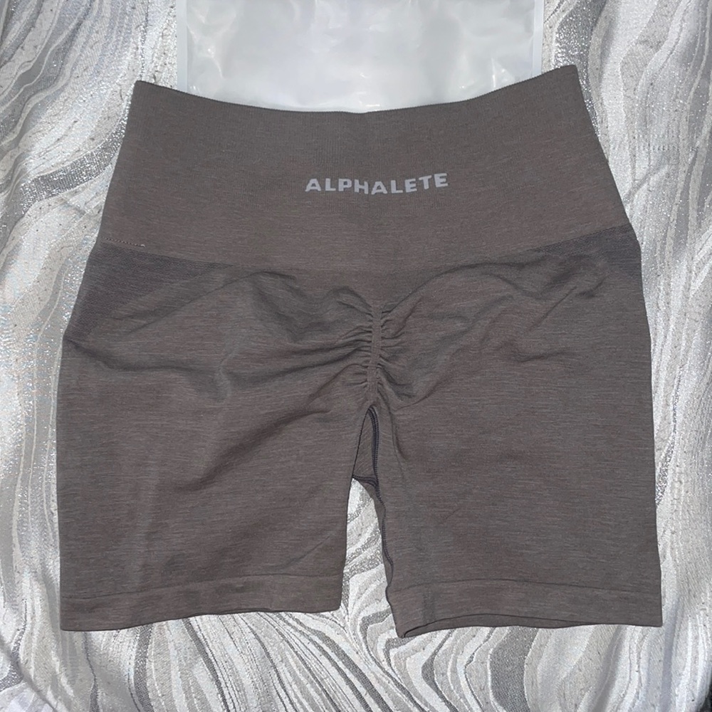 Alphalete Amplify Short 4.5” Storm Grey